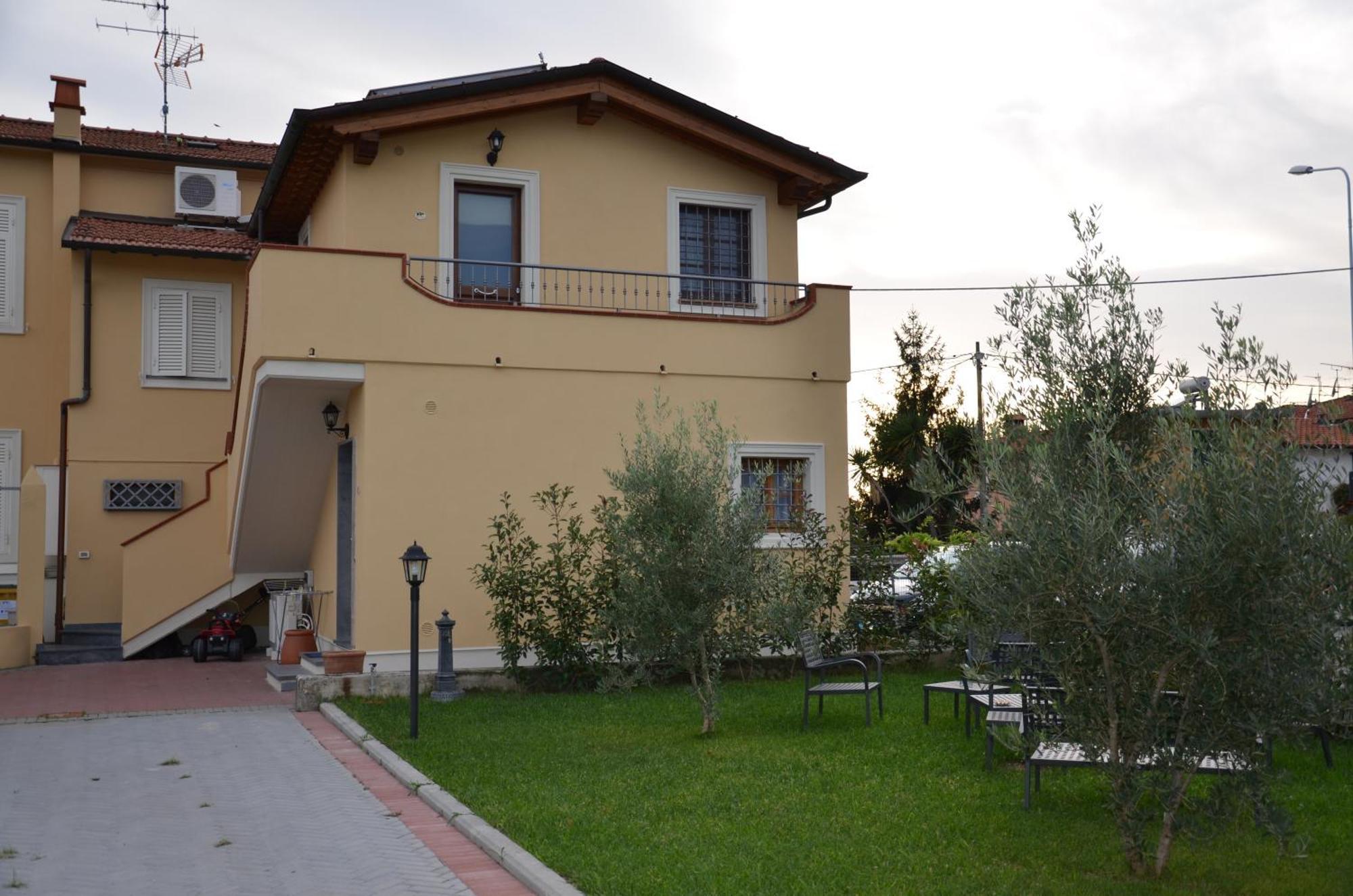 B & B Da Ferro Massarosa Exterior foto